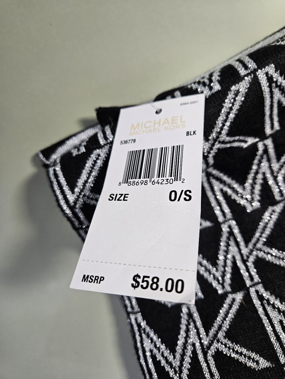 Michael Kors Scarf. NWT (Bin 14) - Picture 3 of 4